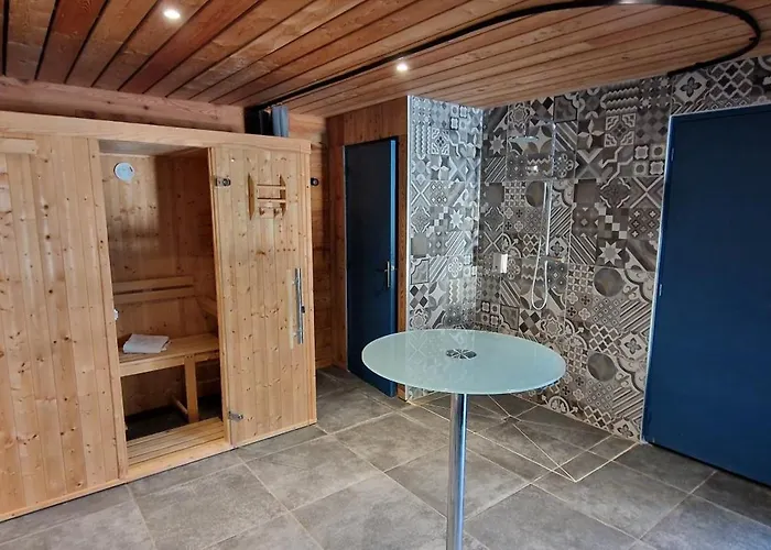 La Ferme Des Cherierres - Piscine Interieure Chauffee